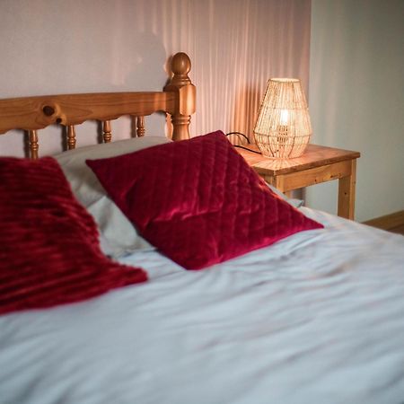 Gîte Saint-Léonard-des-Bois, 4 pièces, 6 personnes - FR-1-410-149 Extérieur photo