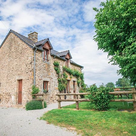 Gîte Saint-Léonard-des-Bois, 4 pièces, 6 personnes - FR-1-410-149 Extérieur photo