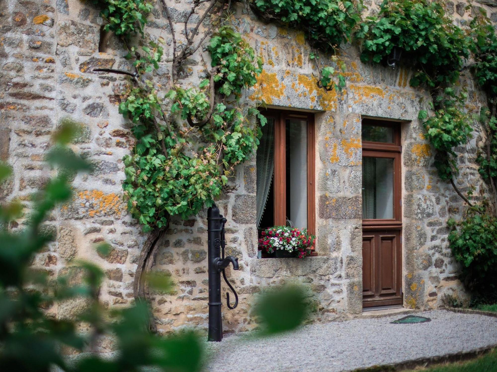 Gîte Saint-Léonard-des-Bois, 4 pièces, 6 personnes - FR-1-410-149 Extérieur photo